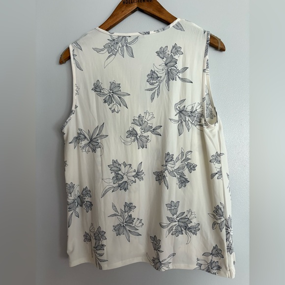 Floral Sleeveless Wrap Top - Cream and Gray - Picture 2 of 8